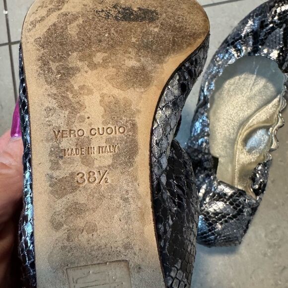 Dolce & Gabbana Women's Black and Silver Snakeskin Ballet Flats - Picture 6 of 7